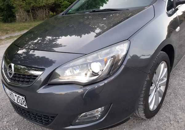 Opel Astra cena 27999 przebieg: 186900, rok produkcji 2011 z Kolbuszowa małe 529